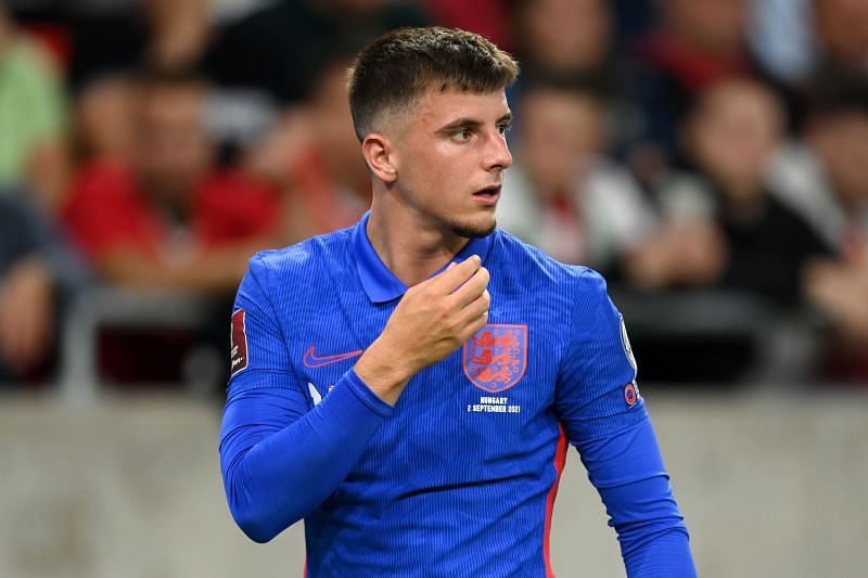Mason Mount appeared to struggle slightly in the first half of tonight's game.